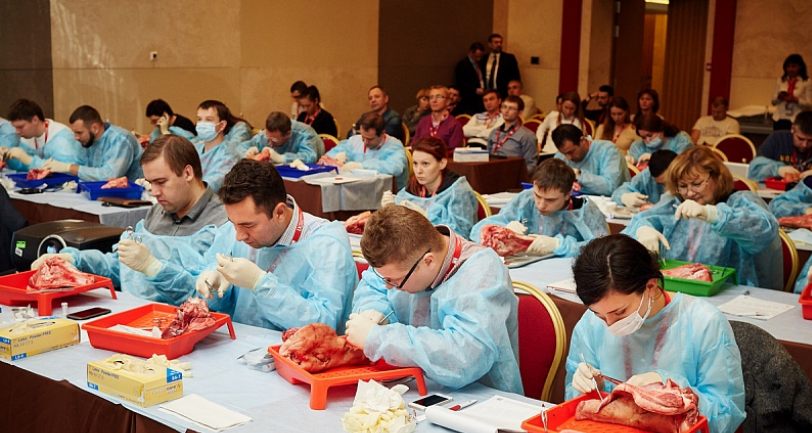 24-25 октября в г. Москва состоялся IX Международный Имплантологический Конгресс, который посетил хирург- имплантолог  Пелих Д.С.